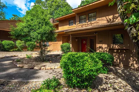 20 Reddina Ln, Hot Springs Village, AR 71909