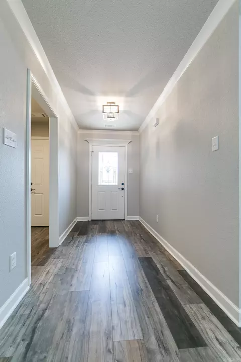 Entry Way - 42 Cimarron Cir, Cabot, AR 72023 photo 1 of 2