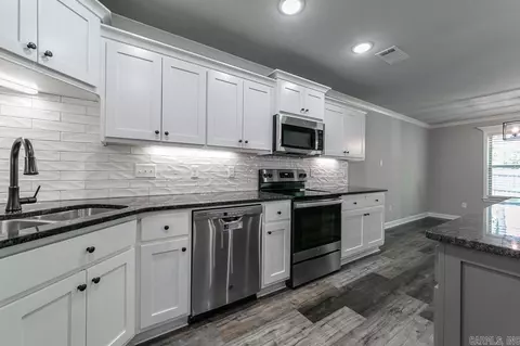 Kitchen - 42 Cimarron Cir, Cabot, AR 72023 photo 6 of 8