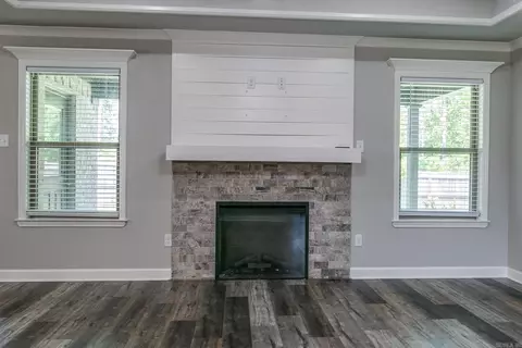 Living - 42 Cimarron Cir, Cabot, AR 72023 photo 4 of 4