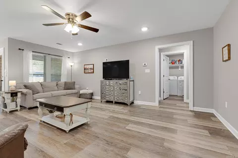 Entry Way - 12 Thomas Cir, Greenbrier, AR 72058 photo 3 of 3