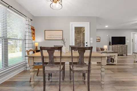 Dining - 12 Thomas Cir, Greenbrier, AR 72058 photo 3 of 3