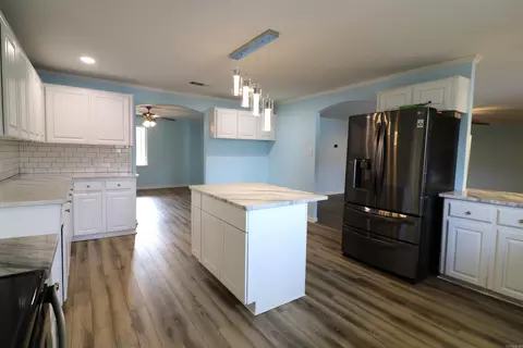 Kitchen - 1616 E Hwy 89, Cabot, AR 72023 photo 6 of 8
