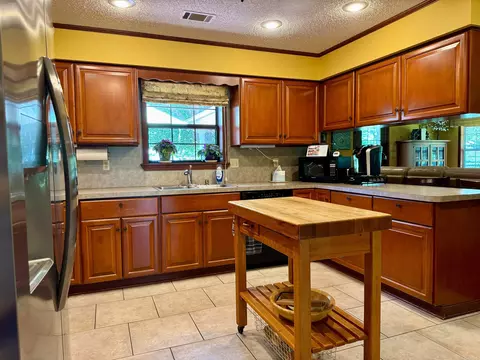 Kitchen - 60 Wendy Cv, Conway, AR 72032 photo 1 of 3