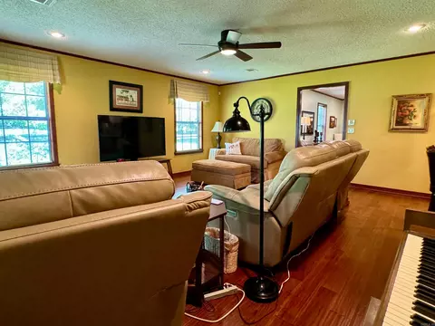 Living - 60 Wendy Cv, Conway, AR 72032 photo 2 of 4