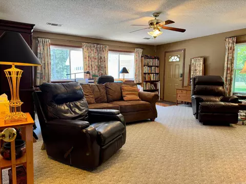 Living - 60 Wendy Cv, Conway, AR 72032 photo 3 of 4
