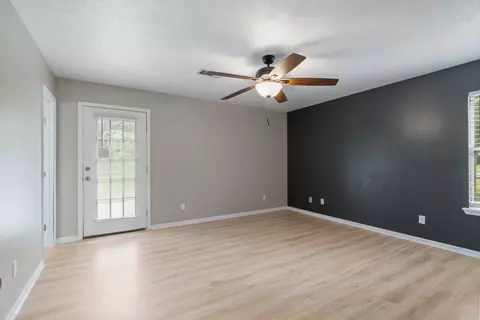 Living - 10 Pintail Dr, Conway, AR 72032 photo 6 of 6