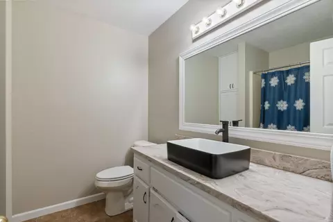Bath - 10 Pintail Dr, Conway, AR 72032 photo 1 of 2