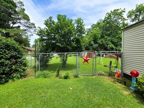 513 E Jackson, Piggott, AR 72454 photo 4