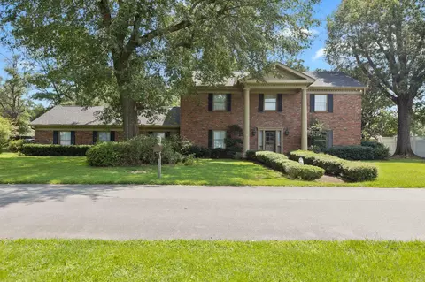 8 Elmwood Cir, Pine Bluff, AR 71603 photo 1