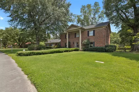 8 Elmwood Cir, Pine Bluff, AR 71603 photo 4