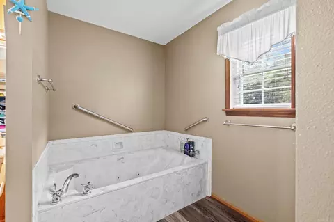 Bath - 1791 Forbus Rd, Lonoke, AR 72086 photo 3 of 6