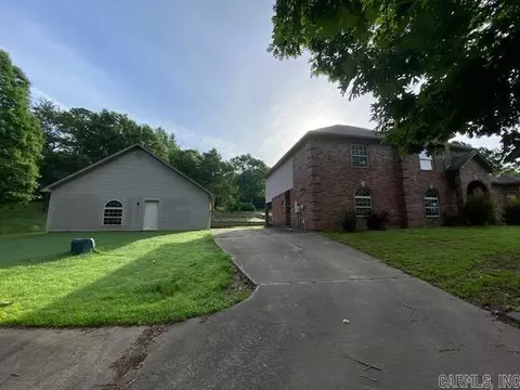 Exterior - 1300 Fern Creek Dr, Benton, AR 72015 photo 2 of 5