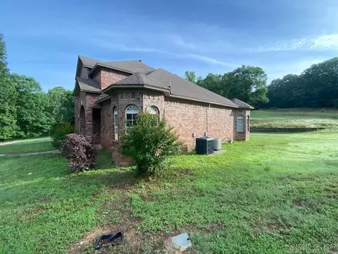 Exterior - 1300 Fern Creek Dr, Benton, AR 72015 photo 3 of 5