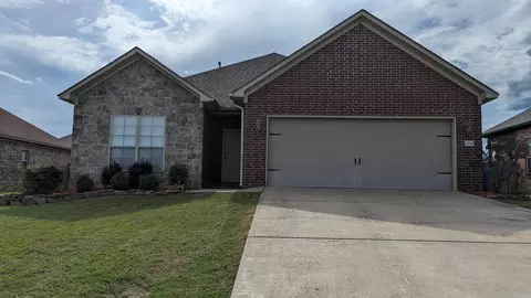 1225 Crosspoint, Conway, AR 72034 photo 2