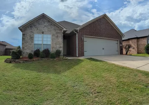 1225 Crosspoint, Conway, AR 72034 photo 1