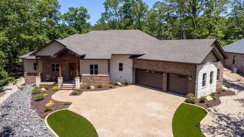 37 Loyola Dr, Hot Springs Village, AR 71909