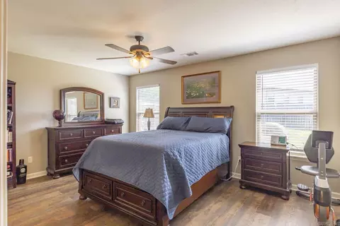 Bedroom - 1140 Meadows Dr, Benton, AR 72019 photo 1 of 6