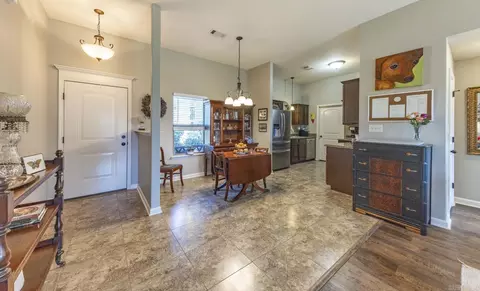 Entry Way - 1140 Meadows Dr, Benton, AR 72019 photo 1 of 3
