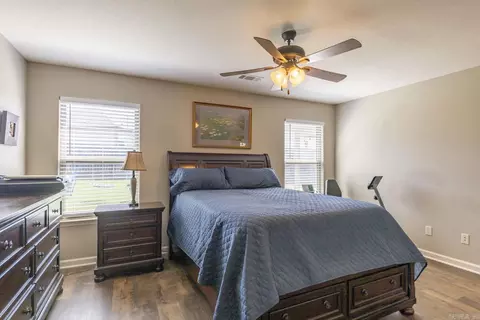 Bedroom - 1140 Meadows Dr, Benton, AR 72019 photo 2 of 6