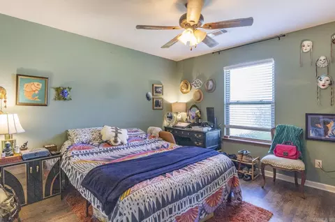 Bedroom - 1140 Meadows Dr, Benton, AR 72019 photo 3 of 6