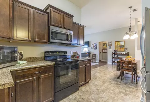 Kitchen - 1140 Meadows Dr, Benton, AR 72019 photo 3 of 4