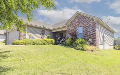 Exterior - 1140 Meadows Dr, Benton, AR 72019 photo 2 of 4