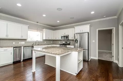 Kitchen - 315 Cedar Dr, Bryant, AR 72022 photo 3 of 6