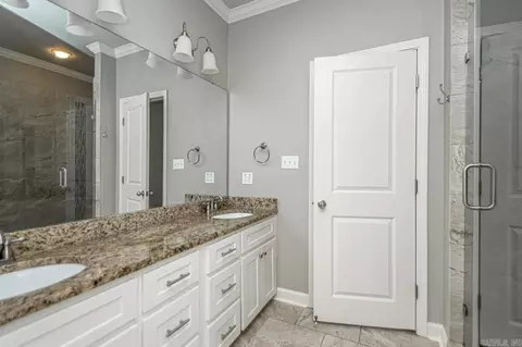 Bath - 315 Cedar Dr, Bryant, AR 72022 photo 7 of 10