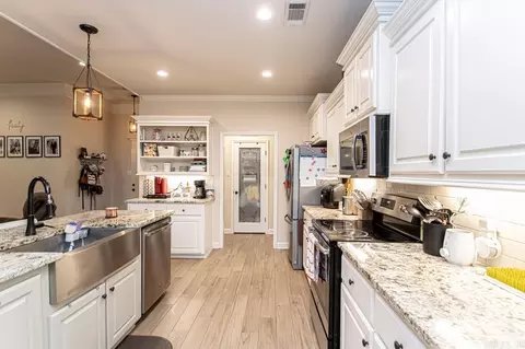Kitchen - 183 Hudson Branch Dr, Austin, AR 72007 photo 3 of 5