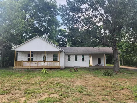 Exterior - 303 E Center St, Beebe, AR 72012 photo 1 of 4