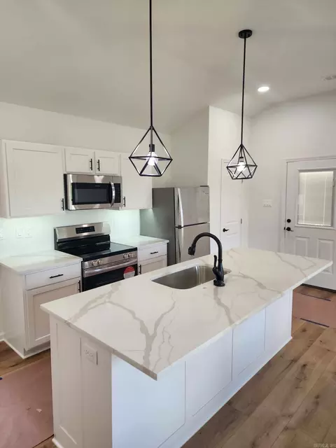 Kitchen - 303 E Center St, Beebe, AR 72012 photo 3 of 6