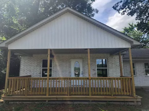Exterior - 303 E Center St, Beebe, AR 72012 photo 2 of 4