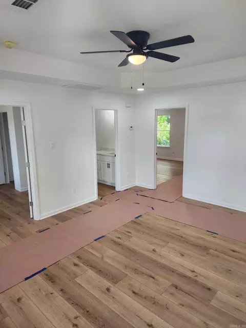 Entry Way - 303 E Center St, Beebe, AR 72012 photo 4 of 4