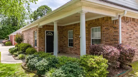 1103 Stagecoach Vlg, Little Rock, AR 72210