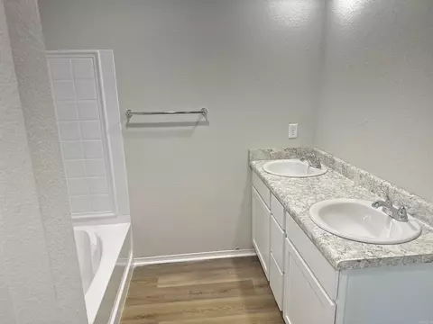 2433 Bentwood Dr, Alexander, AR 72002 photo 6
