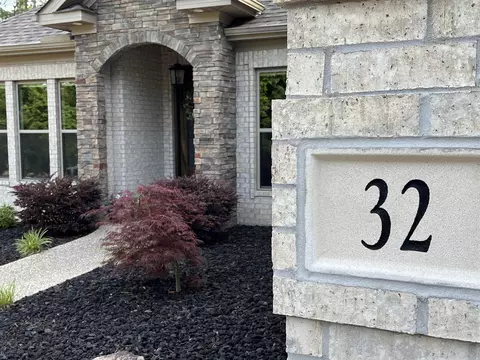 32 Alteza Dr, Hot Springs Village, AR 71909