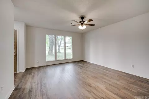 7 Cedaridge Dr, Jacksonville, AR 72076 photo 4