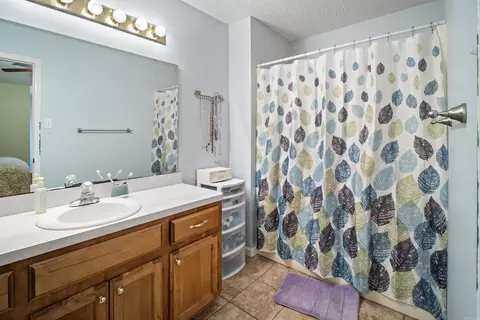 Bath - 30 Bridgestone Dr, Conway, AR 72032 photo 1 of 2