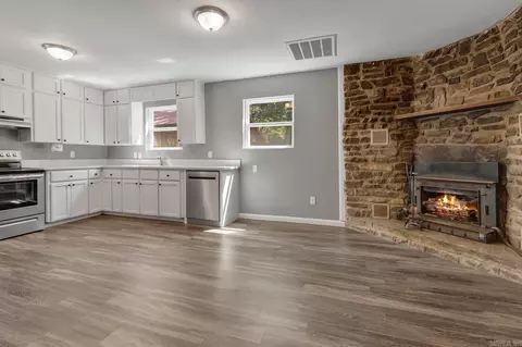 116 W Nipper St, Beebe, AR 72012 photo 4