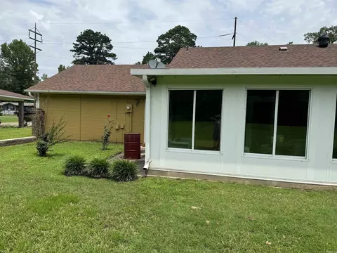 Exterior - 1300 E 34th Ave, Pine Bluff, AR 71601 photo 6 of 10