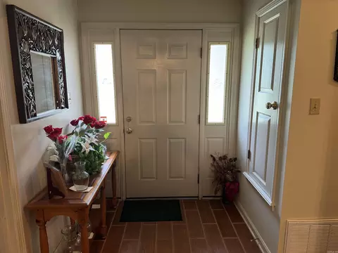 Entry Way - 1300 E 34th Ave, Pine Bluff, AR 71601 photo 1 of 2