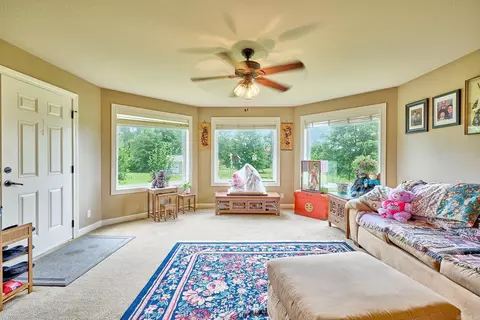 Living - 425 Tomahawk Ln, Bismarck, AR 71929 photo 6 of 7