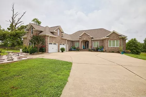 Exterior - 425 Tomahawk Ln, Bismarck, AR 71929 photo 1 of 12