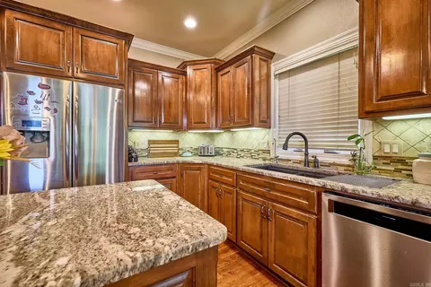 Kitchen - 425 Tomahawk Ln, Bismarck, AR 71929 photo 5 of 5