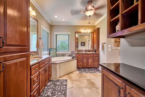 Bath - 425 Tomahawk Ln, Bismarck, AR 71929 photo 2 of 5