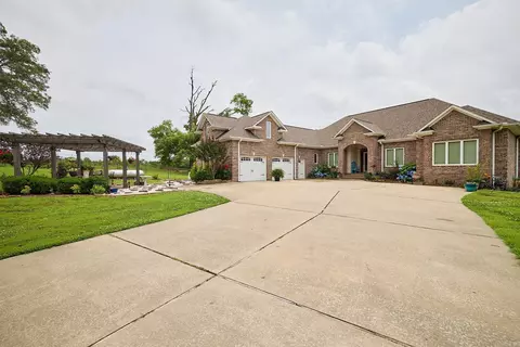 Exterior - 425 Tomahawk Ln, Bismarck, AR 71929 photo 5 of 12