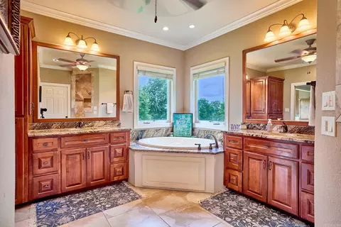 Bath - 425 Tomahawk Ln, Bismarck, AR 71929 photo 1 of 5