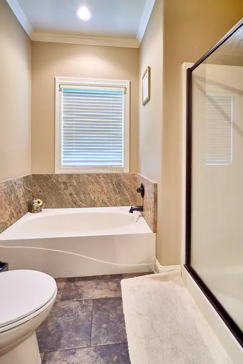 Bath - 425 Tomahawk Ln, Bismarck, AR 71929 photo 5 of 5