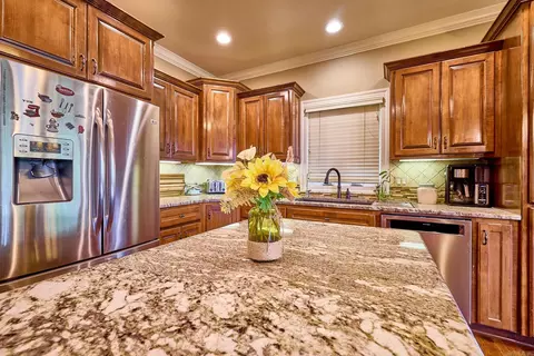 Kitchen - 425 Tomahawk Ln, Bismarck, AR 71929 photo 4 of 5